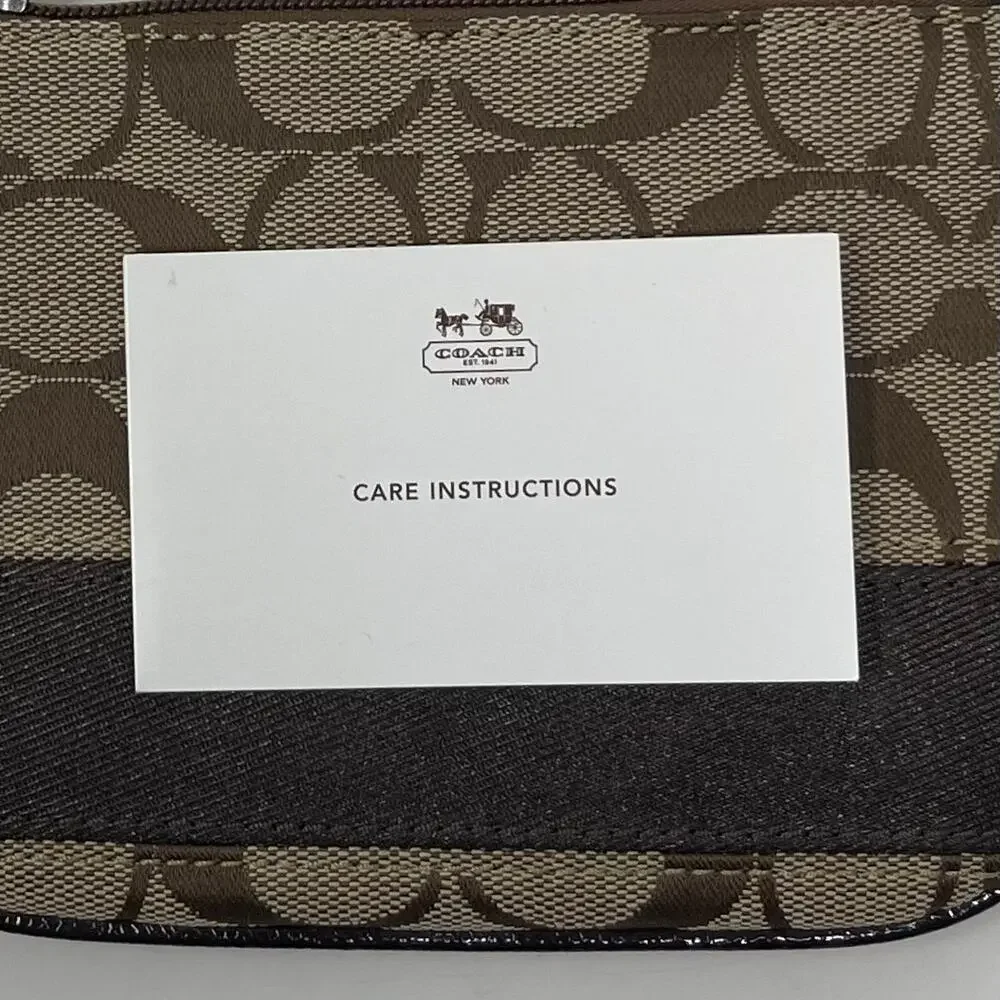 NWT COACH Signature Stripe Jacquard/Leather Wristlet - F47790 - Picture 7 of 7